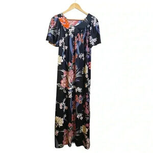 VGT HOMEWEAR By Sears Women's Dress Maxi Flutter Sleeves Black-Red Floral Print